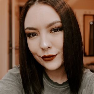 Meet your Posher, Phoenix